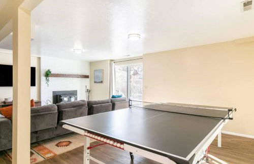 Spacious 3BR Basement Apt near Airport, Work, Ski - Photo 10