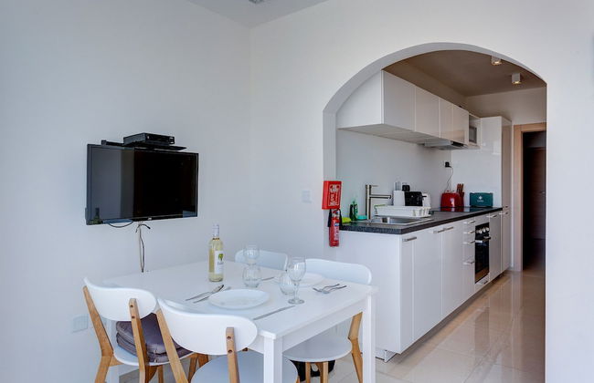 Cosy 1BR Penthouse With Terrace, Great Location - Foto 5