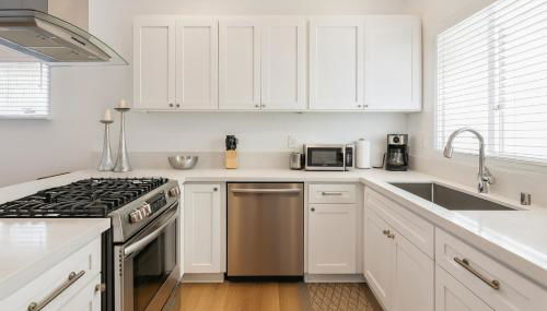 Exclusive 2BD 3BA with Balcony - Photo 5