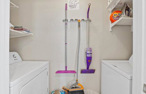 Moonlight Ridge Spacious Townhome 3 miles from Downtown AC Garage Near Snowbowl - Foto 25