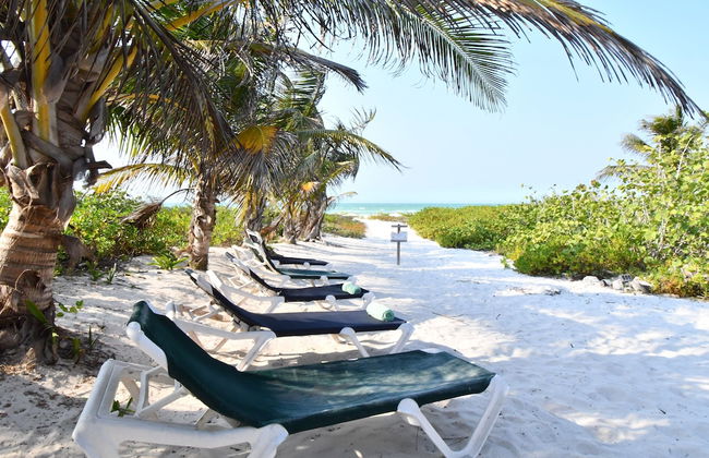 Arena y Mar Beachfront House, El Cuyo by The Spot Rentals - Foto 39