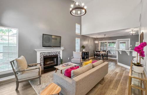 The Paramour comfy home with ground floor bedroom and fenced in yard - Foto 1