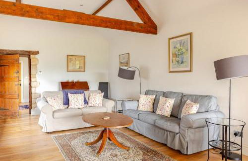 Spacious farmhouse with stunning valley views - Foto 18