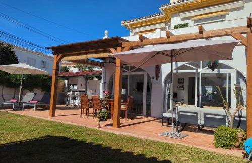 The Lemon Tree by the Sea - Photo 1