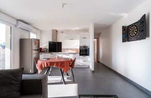 AZALEE - Parking gratuit - Terrasse couverte - Proche transport - Tout équipé - Photo 10