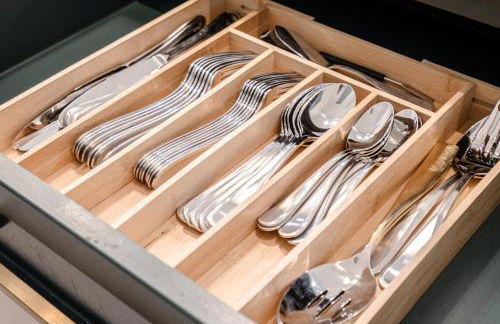 Modern Retreat 10 min-Oaklawn BBQ grill Pavillion Kids playground - Foto 52