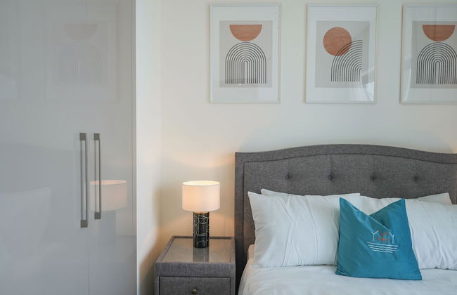 Yogi - Bright Apartment With Panoramic CityScape Views - Photo 5