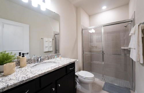 Modern Townhome with Resort Amenities - Foto 26