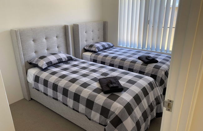 Ocean Keys Family Accommodation - Photo 2