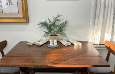 Next to Expo, 5 beds, Hot-tub, corn hole, pets! - Foto 60