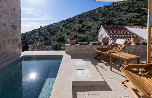 3 Bedroom Stunning Home In Zarace - Photo 6