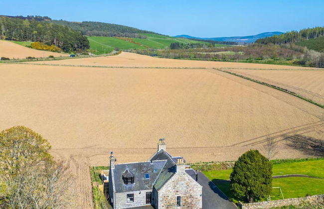 Kirkton Family Farmhouse With Hot Tub Alford Aberdeenshire - Photo 11