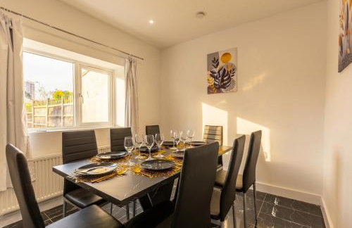 Spacious 3-Bed Home for 8 | Free Parking & Garden - Foto 11