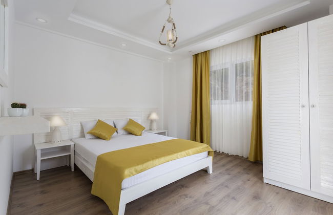 Kybele Suits - Photo 9