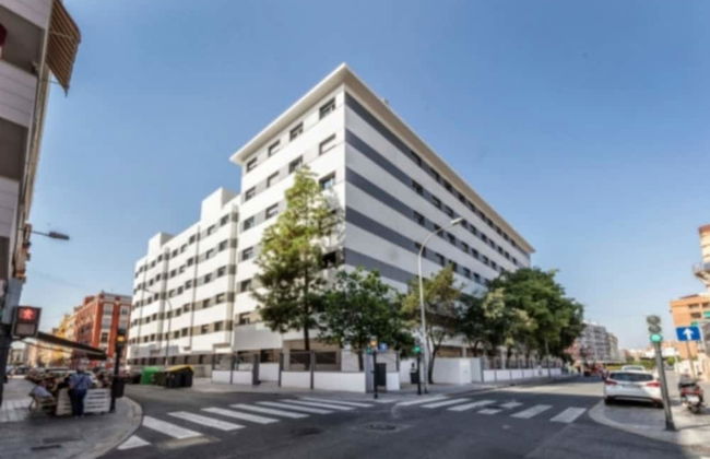 Livensa Living Studios Valencia Marina Real - Photo 1