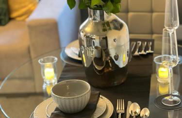 Lux Style Homes -1 BED APARTMENT close to City Centre - Free WIFI - Free Parking - Smart TV - Full Kitchen - Self Check In - Foto 1