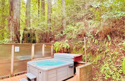 Cozy cabin deep in the redwoods with WiFi and Hot Tub - Foto 3