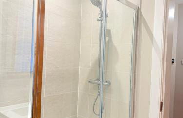 Bright and spacious 2 bedroom flat - Photo 4