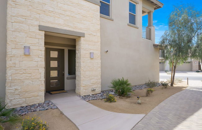 A Luxurious Oasis Experience in Desert Palm - Foto 17