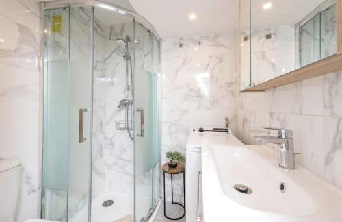 - - Superbe Studio avec Balcon - Nice Centre - - - Photo 12