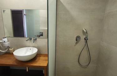 Paradise Hotel & Bar - Photo 5