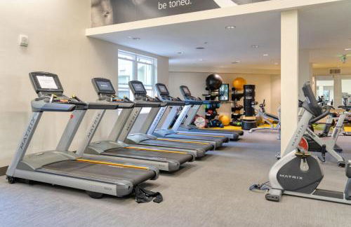 Blueground Centennial pool nr Red Morton Park SFO-852 - Foto 18