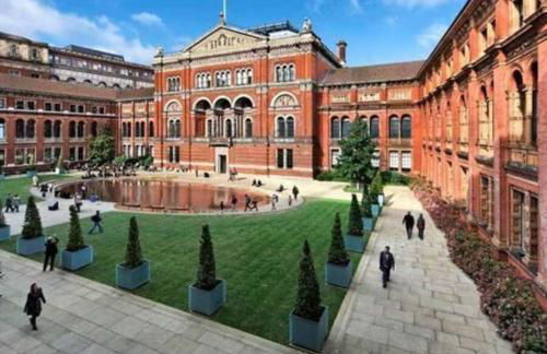 Beautiful Kensington Home with 4 beds, only 3 Minutes walk to Earls Court Station - Photo 33