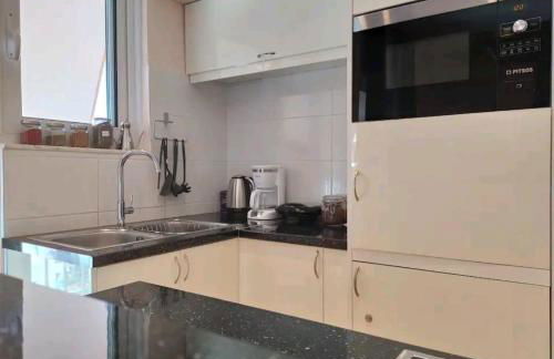 Stylish -Modern Apartment heart of Marousi - Foto 8