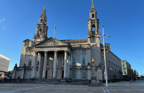 Stylish 2-Bed Apartment – Prime Leeds City Centre - Foto 48