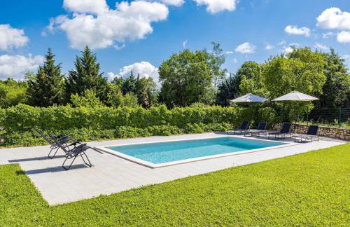 Charming Villa with Pool - Foto 13