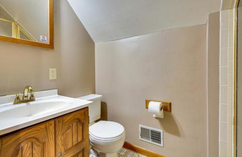 Cabin with Deck about 3 Mi to Apple Valley Lake! - Photo 17