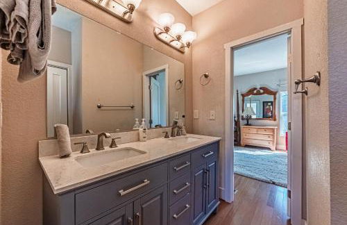 Huge Cozy Home with Many Bedrooms in Ivywild - Foto 74