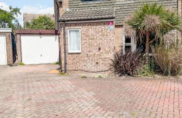 Raygill LT 4 Bedroom House By Furnished Accommodation - Private Parking - Perfect For Families & Contractors - Foto 56