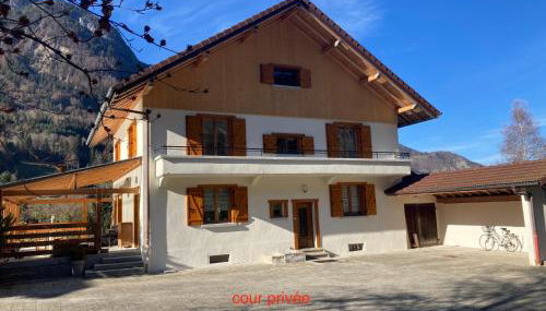 l'Echo des Glieres vue montagne centre village sauna & grill - Foto 3