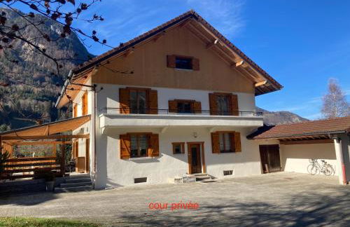 l'Echo des Glieres vue montagne centre village sauna & grill - Foto 3