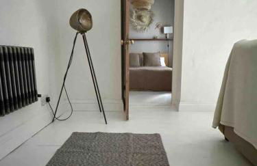 Cozy Garden Apartment with Wood Burner - Foto 26