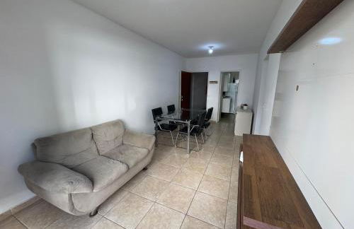 Apartamento enseada 500 metro da praia - Foto 5
