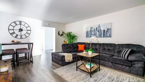 Jungle House Luxury Homes - Columbus Downtown Short North - Steps to Convention Center & Nationwide Arena - Sleeps up to 6 - Free Parking - Over 5,800 Five Stars - Foto 4