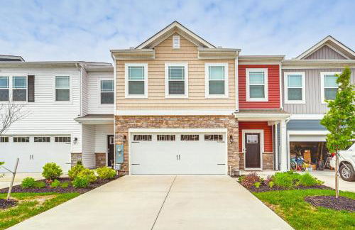 Pool Access and Beach Shuttle Millville Townhome! - Foto 2