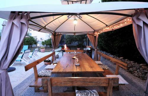 Villa Mendula Trogir - Luxury villa by the beach - heated pool - lush green garden - Photo 24