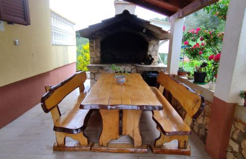 Apartments Grbac Veli Rat-Seaside - Photo 13