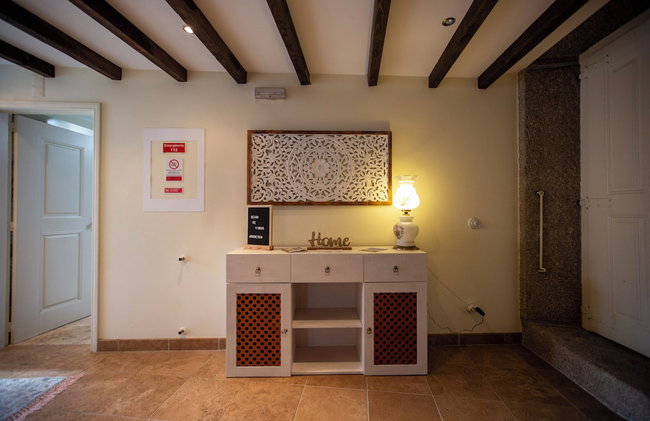 Casa dos Livros - Guest House - Photo 159