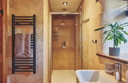 Luxury Spacious Country Home w/ Mountain Views - Photo 34