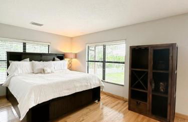 Enchanted Log Cabin Retreat Near Bradenton and St Pete - Photo 15