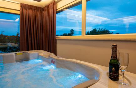 Beautiful Villa Sveta Anna with jacuzzi in Tinjan - Foto 35