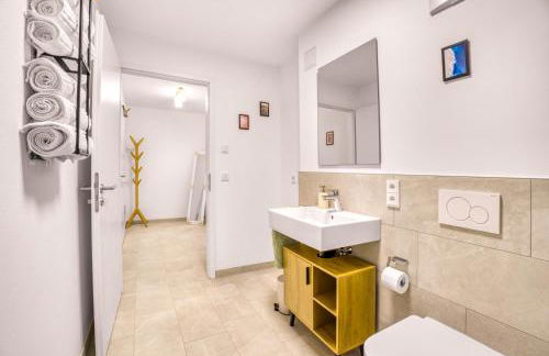 Stilvoll - Heimkino, Kochinsel, Parkplatz, Neubau & Mehr - Foto 33