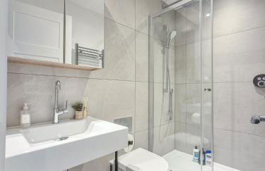 3-Bedroom with Balcony and Studio Apartments in St Johns Wood near Marylebone & Regents Park by NourNest Apartments - Foto 25