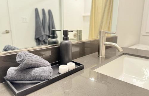 New Oasis Near Disneyland Pool Gym Free Parking - Foto 41