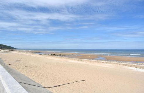 Beautiful Home In Auberville With Wifi - Photo 27