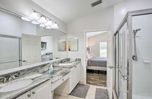 Bright and Airy Fort Myers Home with Pool Access! - Foto 13